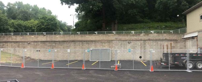 Allina Health uses Hilmerson Free-Standing Construction Fence System™