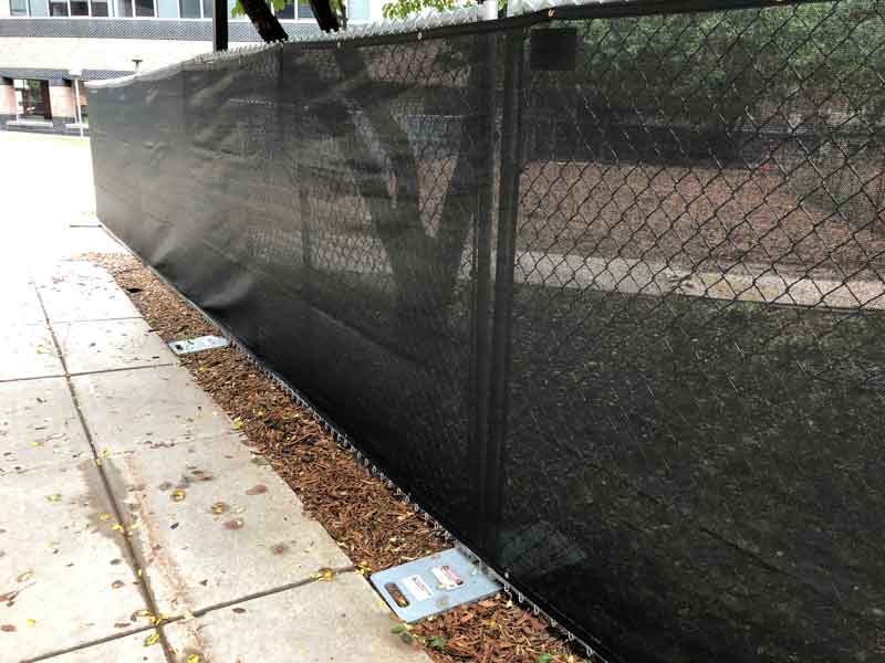 temporary construction fence with screen