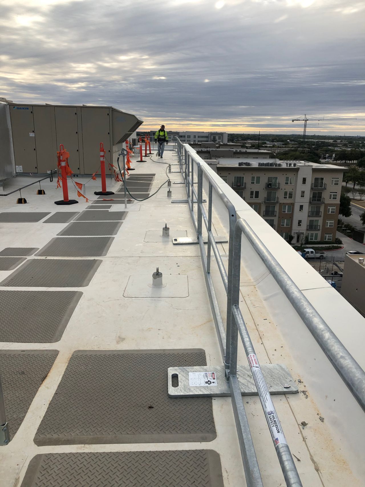Safety Rail System Protecting Workers