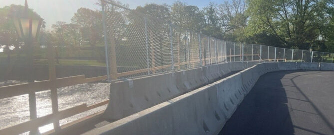barrier fence protecting people by drawbridge construction