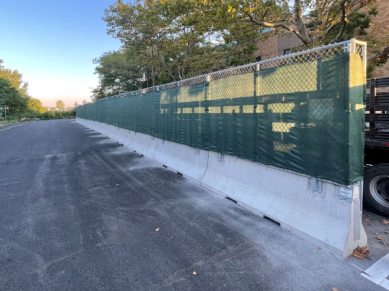 JerseyBarrier3 Jersey Barrier with Green Cover